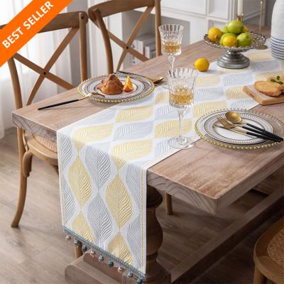 China Nordic Jacquard Home Dining Dinner Table Decor Jacquard Macrame Tassels Decorative Woven Polyester Cotton Luxury Table Runner for sale