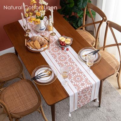 China Nordic floral flower printed luxury Nordic decoration cotton table runner with tassel for dining room restaurant home wedding for sale