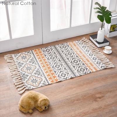 China Non-slip geometric animal tassel boho area luxury modern rugs and blankets for living room picnic outdoor kitchen for sale