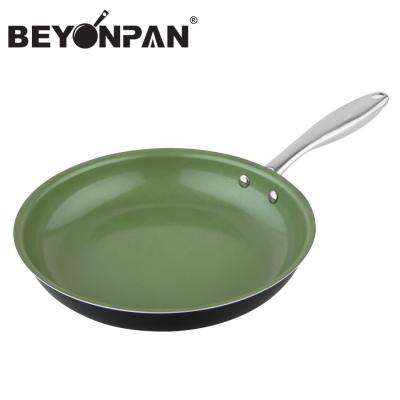 China Avocado Green Side Traditional Rolled Edge Ceramic Coated Fry Pan for sale