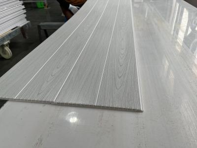 China Techo de PVC resistente a las manchas Instalación fácil y superficie lisa en venta