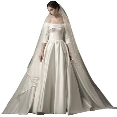 China New Design 2021 Retro Satin Wedding Dress Breathable Short Sleeve Strapless Tube Top Luxury Ball Gown Wedding Dress for sale