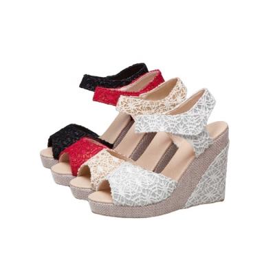 China CUSHIONING Ladies Fashion Raffia Sneakers Wedge Sandal for sale