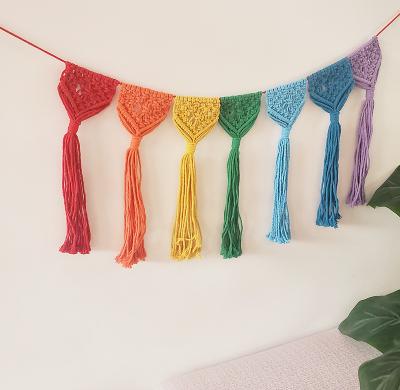 China Beautiful Decoraion Colored Tapestry Custom Handmade Colorful Macrame Wall Hanging for sale