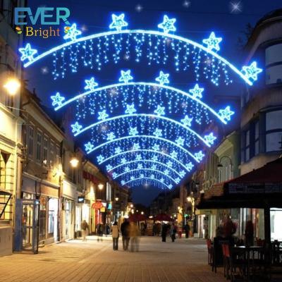 China Holiday Commercial Decor LED Waterproof Pattern Through Street Decoration Christmas Post Lights for sale