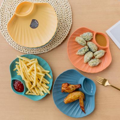 China Bpa Free Viable Restaurant Party Dessert French Fries Sushi Dumpling Dish Chip And Dip Platter Plastic Snack Dish With Dipping Saucer for sale