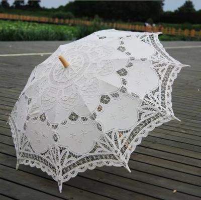 China Wedding Decoration Battenburg Lace Umbrella with Customized Logo and Fiberglass Frame for sale