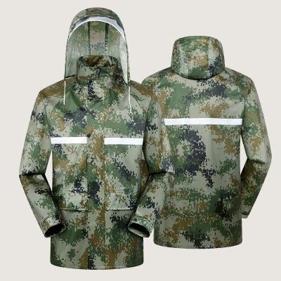 Chine Protection du travail en plein air manteau et pantalon en forme de camouflage pour adultes à vendre