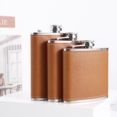 China Wholesale Customized Good Quality Metal PU Hip Flask Gift Sets for sale