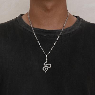 China CLASSIC Custom Design Serpent Pendant Necklace Cadena Serpiente Acero Inoxidable Collana Serpente for sale