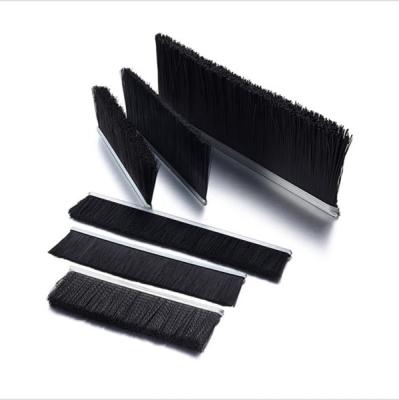 Chine Brosse à bande en nylon PP personnalisée pour sceller les portes de volets à vendre