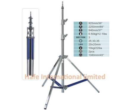 China Soporte ajustable resistente, trípode llevado telescópico de la luz del trípode de la luz del trabajo del acero inoxidable en venta