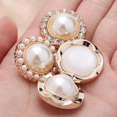 China Hot Sales Fancy Vintage LEAD FREE Buttons With Rhinestone And Pearl Embellishments Accessories For Clothes for sale