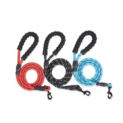 China Sustainable Newest Design Nylon Reflective Pet Leashes Color Optional Pet Leash Strap for sale