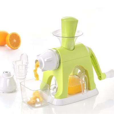 China Kitchen Sustainable Fruit and Vegetable Tools Orange Juicer Manual Juicer Maker for sale