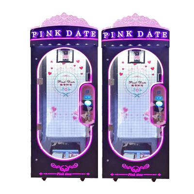 China Professional Wooden Frame Coin Operated Vending Machine Wheel Gift Game Machine Gift Vending Machine for sale