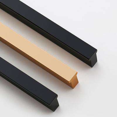 China Modern Furniture Hardware Cabinet Door Handles Drawer Black Gold Square Pull Kitchen Handle for sale