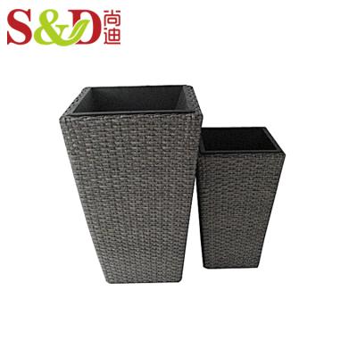 China Home and Garden Pastoral Decoration Used PE Coated Iron Bucket Inner Flower Pots for sale