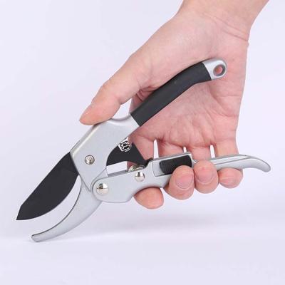 China Handle Garden Tools Anti-Slip Pruner Branch Pruner Scissors Labor Saving Hand Lowe Tree Pruners for sale