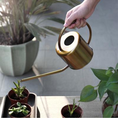 China Nordic Style Retro Style Garden Watering Cans 1.2L Long Sprinklers Metal Water Cans for sale