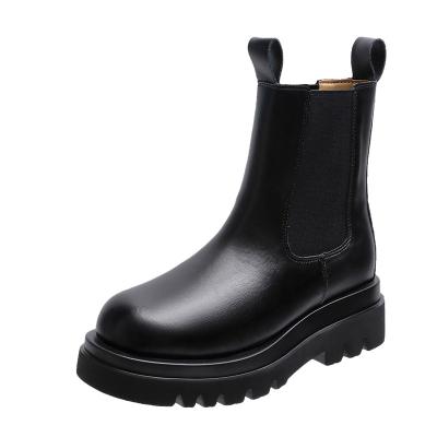 China Around 2021 Fashion Lady Waterproof Rubber Sole Casual Platforms Ladies Shoes Boots Women Shoes for sale