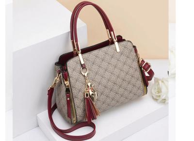 China Stylish new 2019 mom bag single shoulder middle-aged lady versatile cross-body bag PU leather large capacity handbags for sale