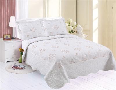 China Soft Touch Embroidery Bedspread Warm White Color Bedspreads Lightweight Bedding for sale