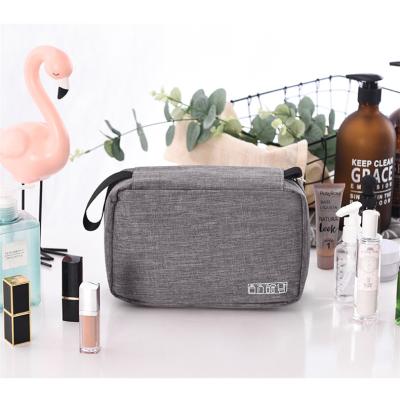 China Small MOQ Waterproof Custom Travel Cosmetic Make Up Bag Organizer Large Capacity Makeup Bags for sale