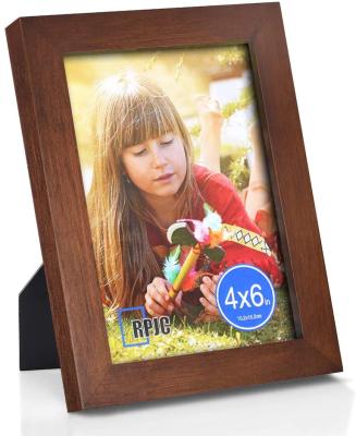 China Retro Fashionable Natural Wood Photo Frame Collecting Favorite Pictures Photo Frame For Decoration for sale