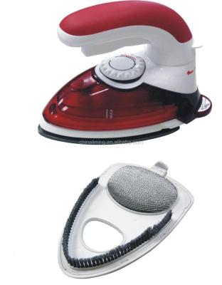 China Experience Smooth Ironing Anywhere with LM-688 Travel Steam Iron 800W Electric for sale