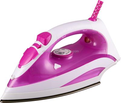 China 1.50m Cord Length Steam Iron 0.5min Heat Up Time for Quick and Professional Ironing for sale