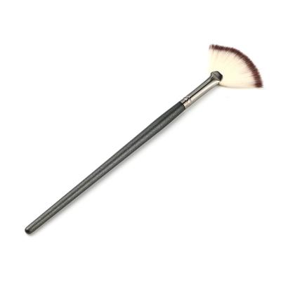 China 2021 Fan Brush Makeup Brush Blush Small Fan-shaped Blush Face Powder Brush for sale