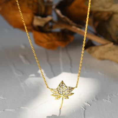 China High Quality Luxury Jewelry 925 Sterling Silver Leaf Micro Insert CZ Pendant Necklace for sale