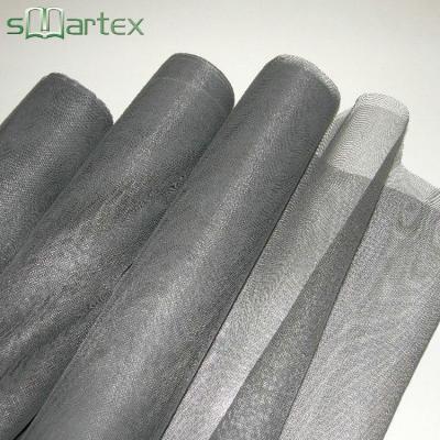 China Modern Wholesale Fine Mesh Insect Screen Windows Mosquito Net Roll Anti Crease Up Fiberglass Insect Screen Supplier for sale