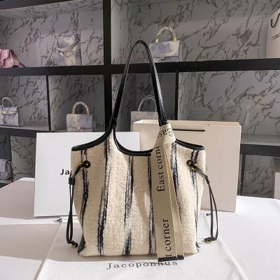 China Other Manufacturers direct low order 2023 new fashion ladies handbag lamb wool Tote bag large capacity single shoulder bag for sale