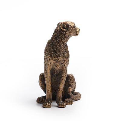 China Europe Leopard Model Resin African Home Sculpture Statue Animal Decoration Art Collection Desktop Ornaments Wine Leopard Model Cabinet Decor for sale