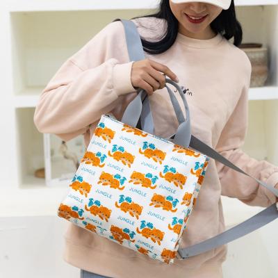 China Two Way Water Resistant Colorful Mum Tote Bag Carry Baby Fashion Women Diaper Backpack for sale