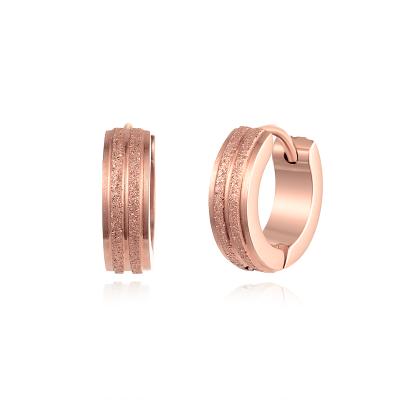 China Fashionable Korean Style Jewelry Haughtily Elegant Gold Plated Women Stainless Steel Hoop Earrings Huggie Hoop Earrings Women en venta