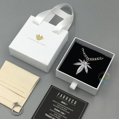 China Luxury Custom Logo Color White Big Chain Jewelry Packaging Necklace Jewelry Box for sale