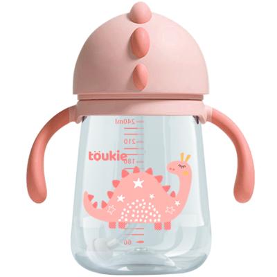 China 2020 New Sustainable Baby Drink Cups With Straw For Kids Shaping Bottle Baby Sippy Cup for sale