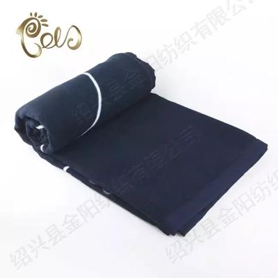 China Exquisite Polyester Anti-static Fleece Blanket Comfortable 100% Bedding For Travel Hotel Car for sale