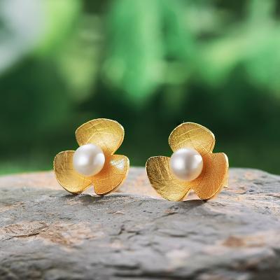 China Korea Wholesale Hot Selling Cute Fashionable Tiny Yellow Flower Stud Earrings for sale