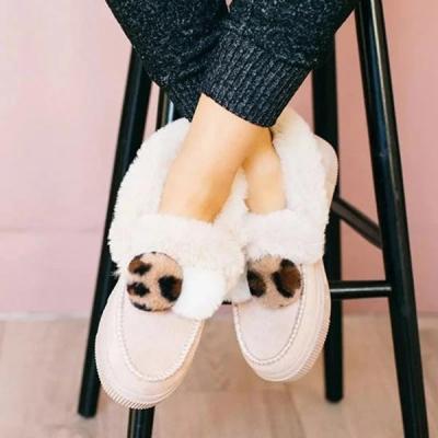 China Women Flat Fashion Pom Pom Cotton Suede Casual Shoes Snow Slip On Comfortable Sole Ankle Furry Winter Flat Heel Boots for sale