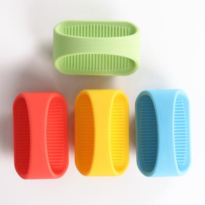 China Sustainable Dog Silicone Massage Brush Pet Grooming Brush for sale