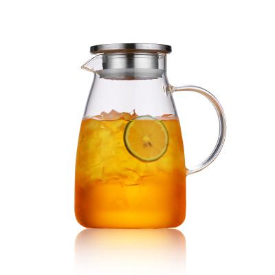 China Large Capacity 1.5L/2L Borosilicate Glass Sustainable Filter Pitcher With Stainless Steel Lid for sale