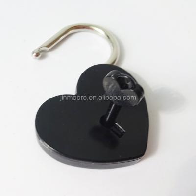 China Notebook ; Jewelery Gift Box; Handbag ; Lover gift; Love padlock etc working lock Black Coated Heart Shaped Padlock Resort Suit Gift With Key for sale