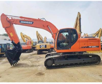 China The various construction and excavation applications of used crawler excavator Doosan DX220LC DX225LC DX300LC construction machinery for sale