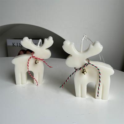 China Custom High Quality Handmade Simple Home Decoration White Elk Candles Art Soy Wax Candle For Christmas for sale