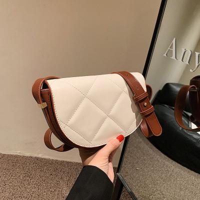 China 2022 New Diagonal Bag All-match Semicircle Waterproof Textured Underarm Saddle Bag for sale