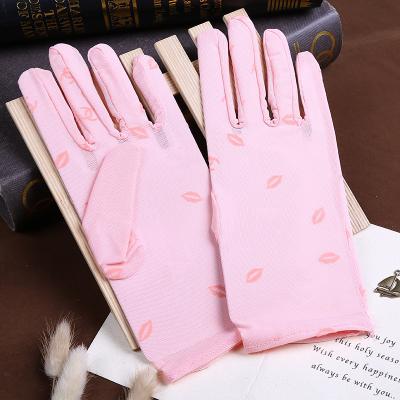 China Hands Warm Elegant Pattern Woman Custom Printed Lace Gloves for sale